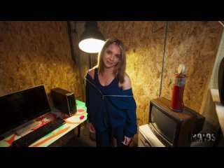 mofos - becky summers, giannina - sex-scape room